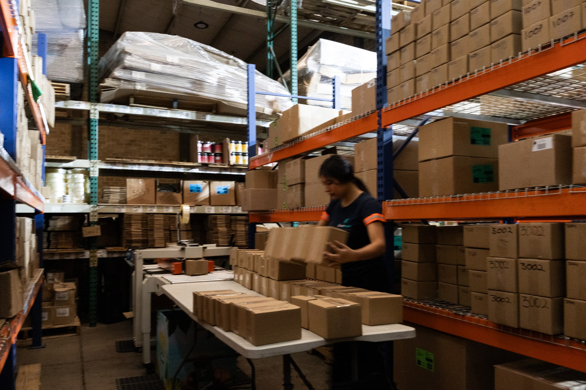 Almacenamiento de juguetes con control de SKUs