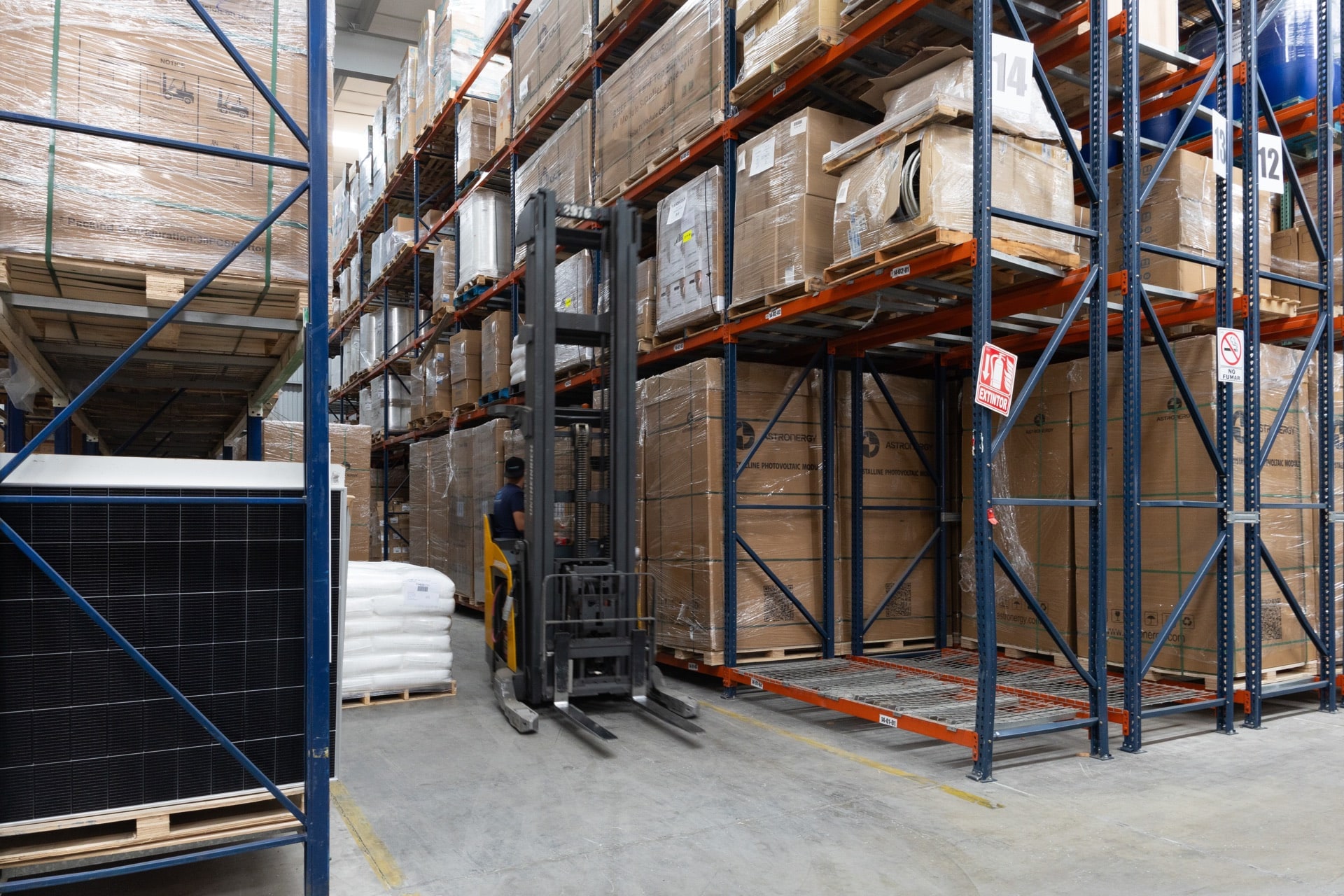 Ubicación inteligente de SKUs en racks